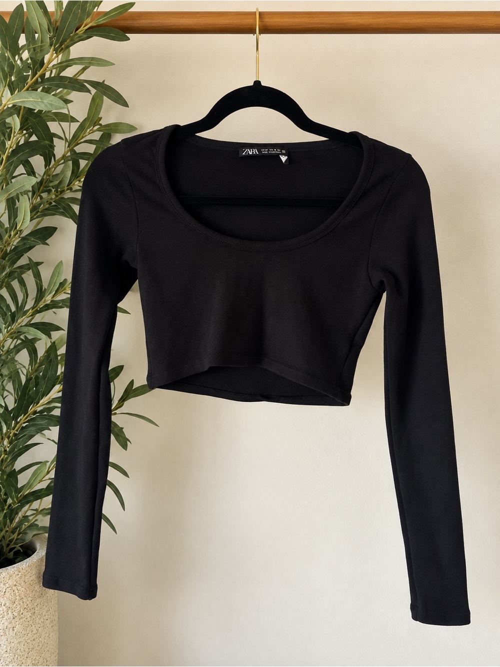 Zara Black Long Sleeve Scoop Neck Crop Top M
